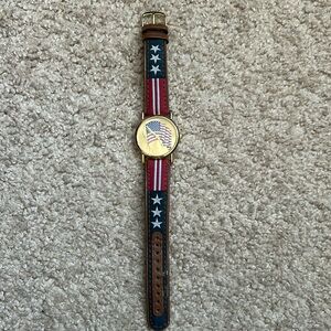 Valdawn men’s vintage‎ genuine leather gold tone american flag adjustable watch